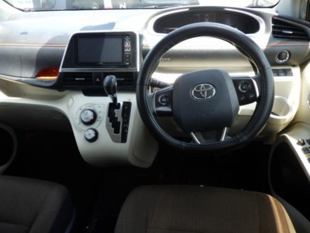 Toyota SIENTA 2015 6973359-3