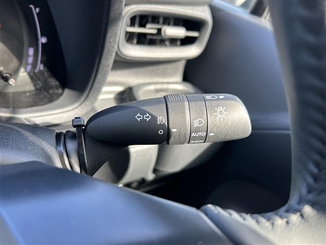 Toyota SIENTA 2024 6973658-9