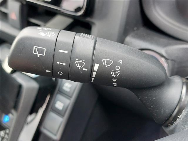 Toyota SIENTA 2023 6973906-1