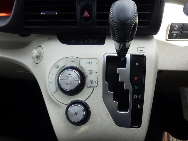 Toyota SIENTA 2015 6974378-7