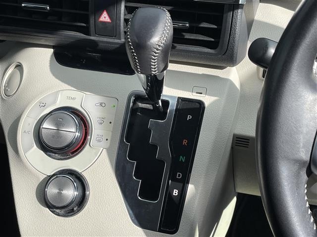 Toyota SIENTA 2015 6975535-8