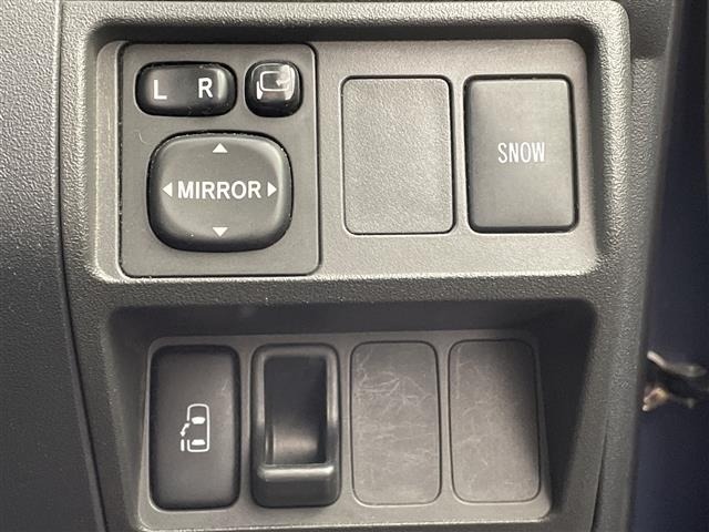 Toyota SIENTA 2011 6975892-3