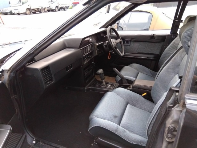 Nissan SKYLINE 1988 6981847-4