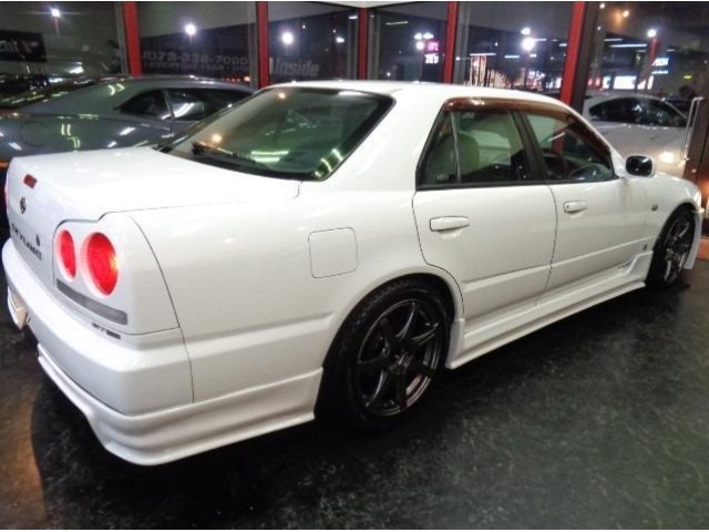 Nissan SKYLINE 2000 6981879-18