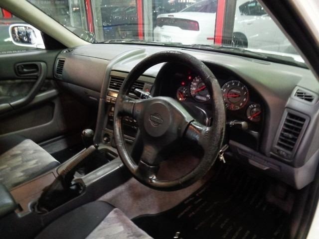 Nissan SKYLINE 2000 6981879-2