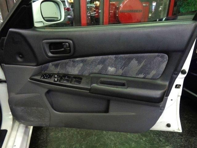 Nissan SKYLINE 2000 6981879-26