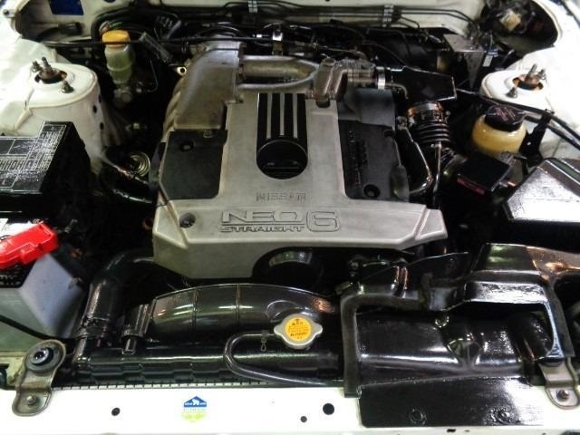 Nissan SKYLINE 2000 6981879-37