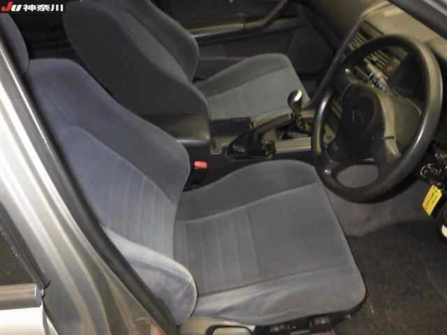 Nissan SKYLINE 2000 6982212-8