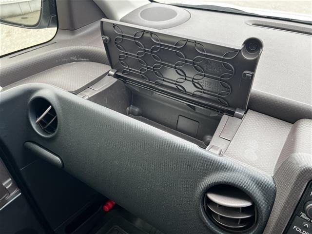 Toyota SPADE 2014 6976095-21