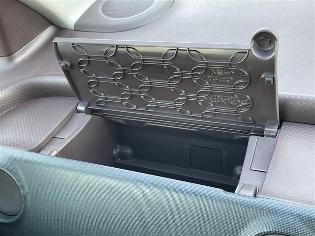 Toyota SPADE 2015 6976142-20