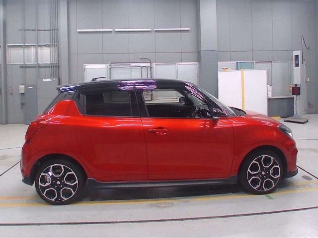 Suzuki SWIFT 2024 7002645-3