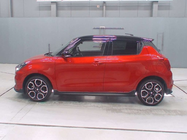 Suzuki SWIFT 2024 7002645-4
