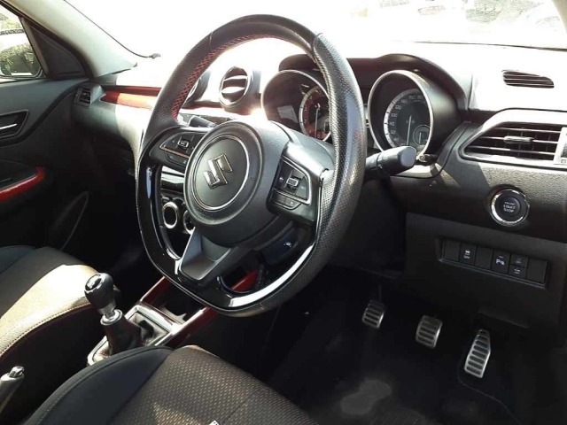 Suzuki SWIFT 2024 7002645-7
