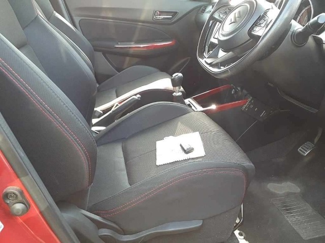 Suzuki SWIFT 2024 7002645-8