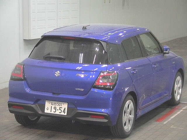 Suzuki SWIFT 2024 7002659-5