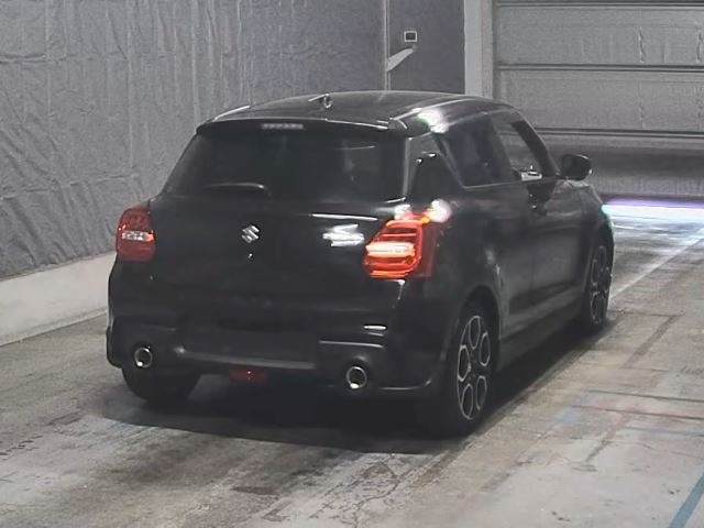 Suzuki SWIFT 2023 7002681-1