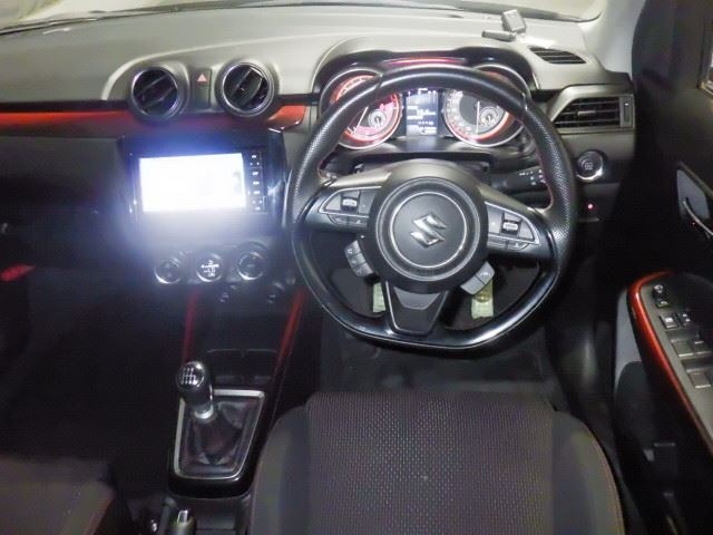 Suzuki SWIFT 2023 7002681-4