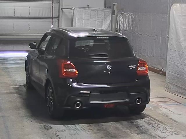 Suzuki SWIFT 2023 7002681-7