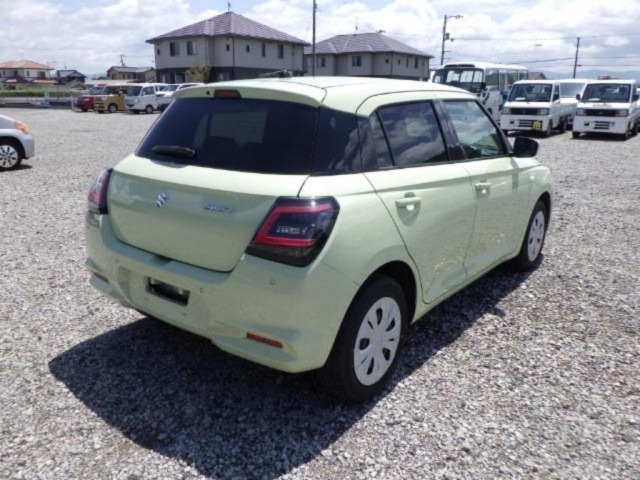 Suzuki SWIFT 2023 7002695-5