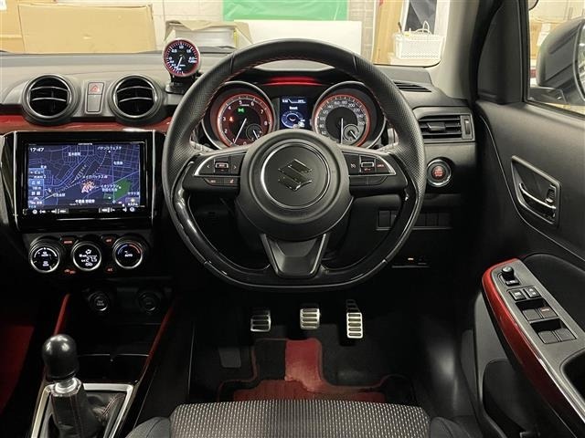 Suzuki SWIFT 2018 7002718-22