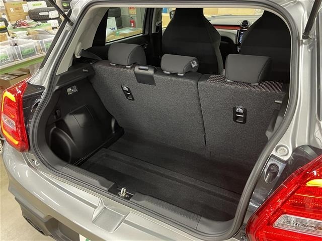 Suzuki SWIFT 2018 7002718-9