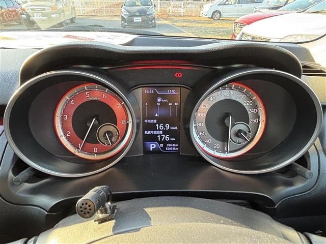 Suzuki SWIFT 2018 7002751-9