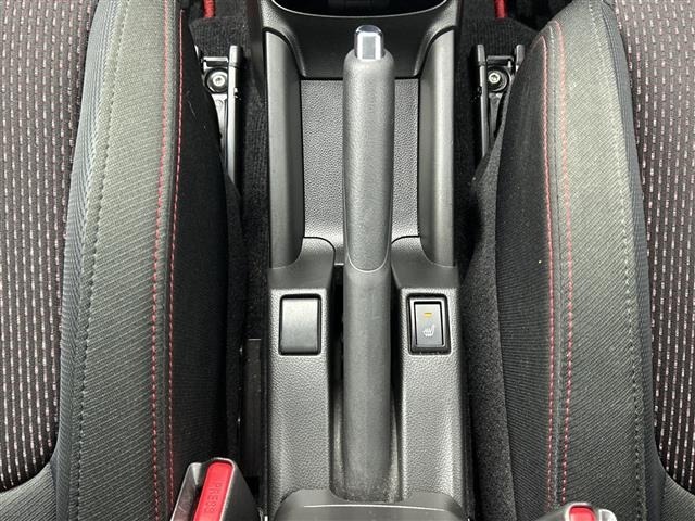 Suzuki SWIFT 2017 7002816-8