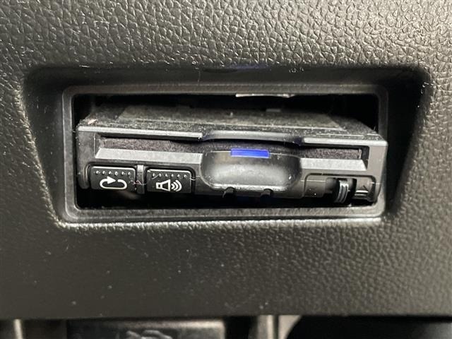 Suzuki SWIFT 2018 7002820-23
