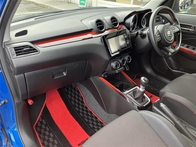 Suzuki SWIFT 2019 7002838-12