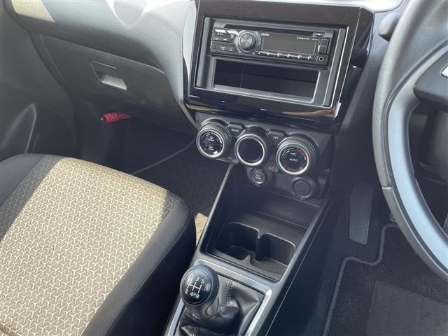 Suzuki SWIFT 2018 7002840-5