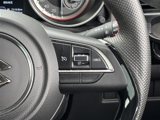 Suzuki SWIFT 2023 7002842-4
