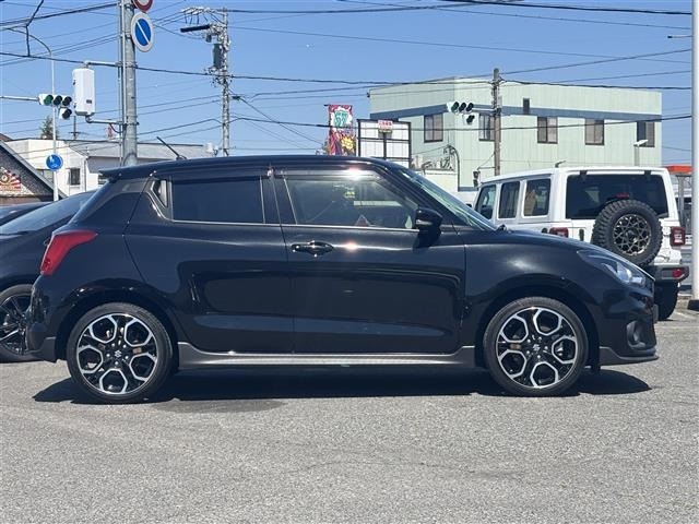 Suzuki SWIFT 2023 7002842-8