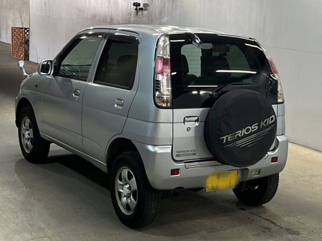 Daihatsu TERIOS KID 2011 7002438-1
