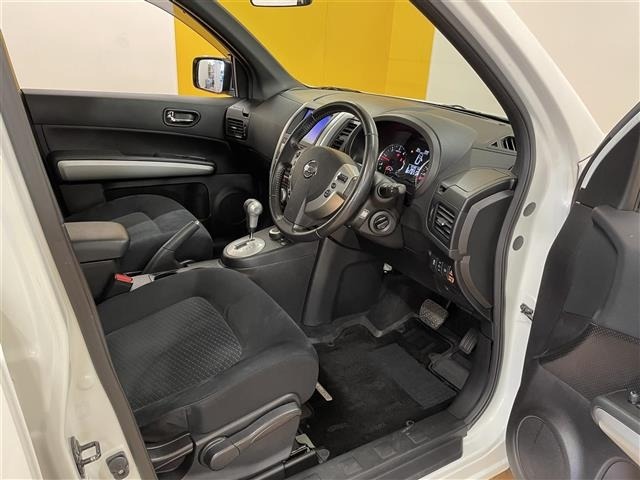 Nissan X-TRAIL 2013 6974828-10