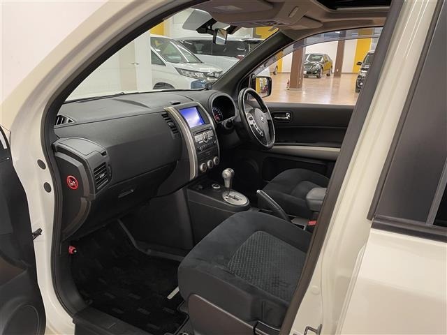 Nissan X-TRAIL 2013 6974828-2