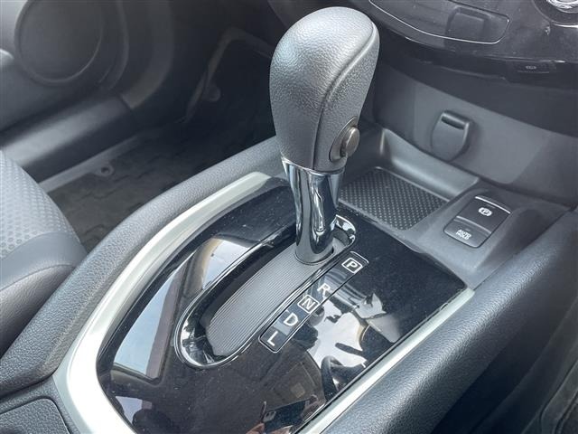 Nissan X-TRAIL 2018 6975014-11