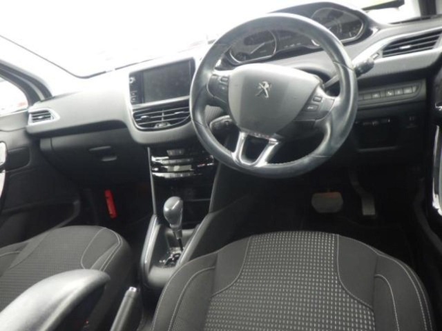 Peugeot 208 2016 7017012-3