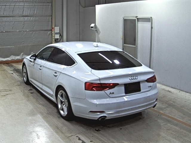 Audi A5 2017 7003147-1