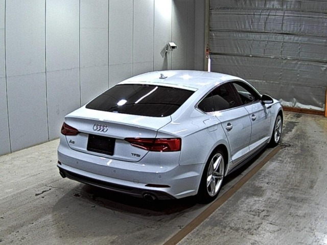 Audi A5 2018 7003148-5