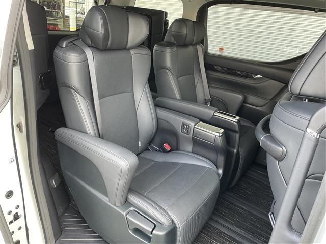 Toyota ALPHARD 2023 7024082-9