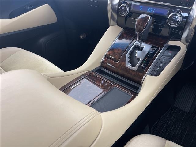 Toyota ALPHARD 2019 7024370-4