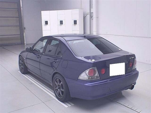 Toyota ALTEZZA 2003 7022472-1