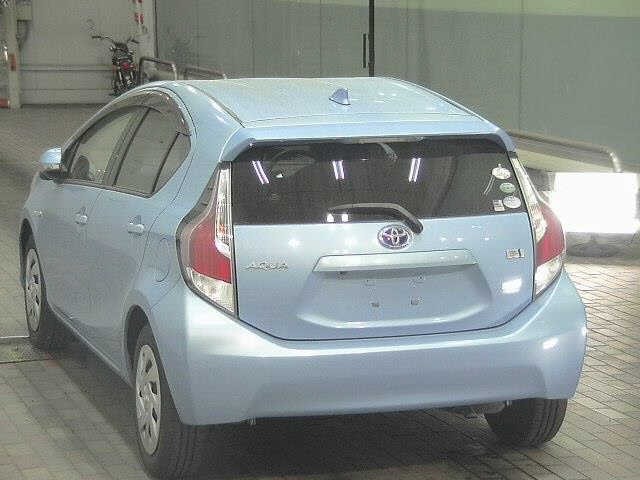 Toyota AQUA 2017 7009402-1