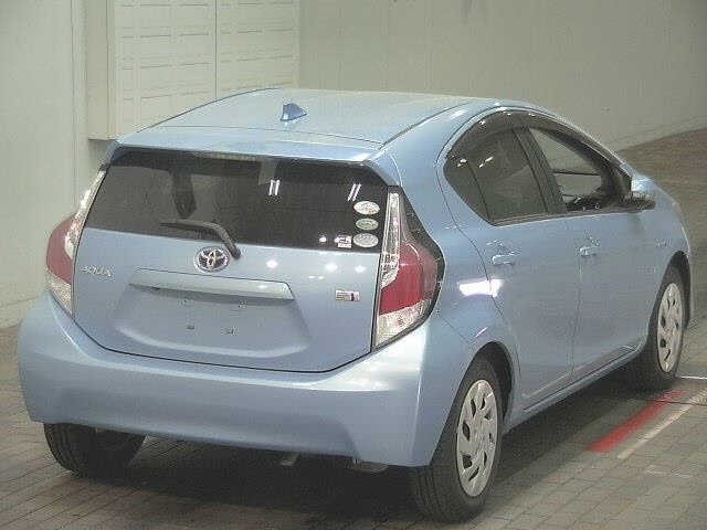 Toyota AQUA 2017 7009402-5
