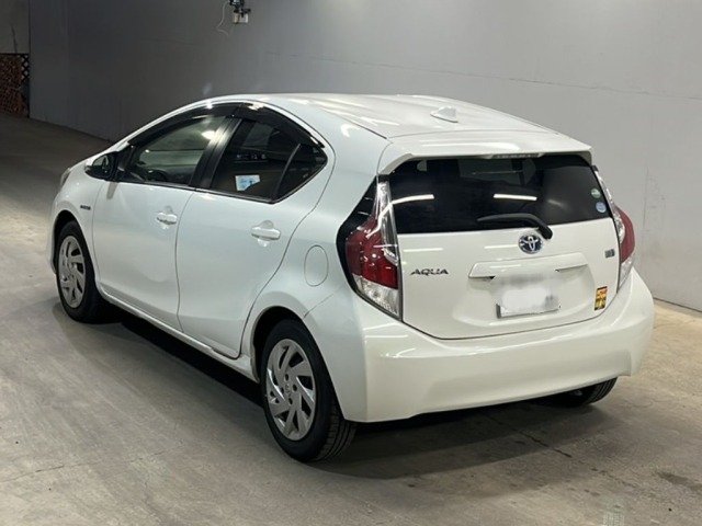 Toyota AQUA 2015 7009663-1