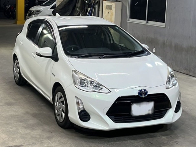 Toyota AQUA 2015 7009663-4