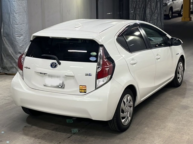 Toyota AQUA 2015 7009663-5
