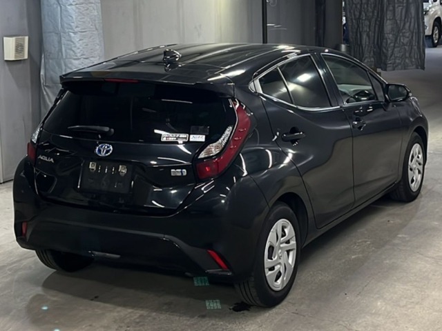 Toyota AQUA 2022 7009666-5
