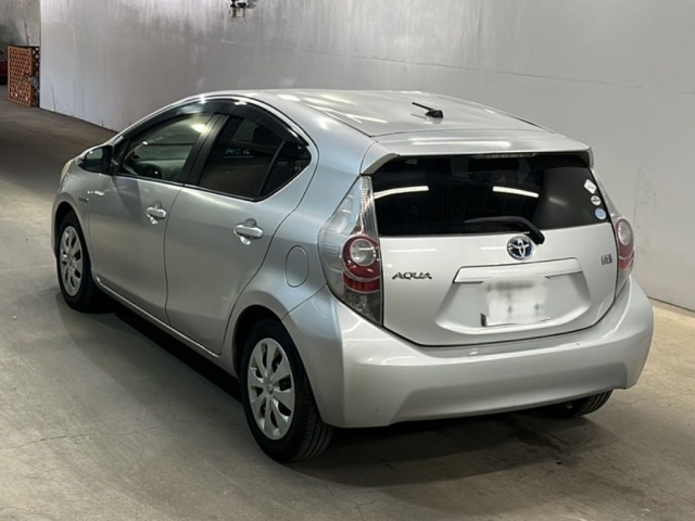 Toyota AQUA 2012 7009668-1