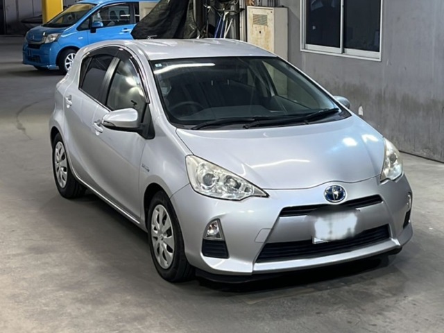 Toyota AQUA 2012 7009668-4